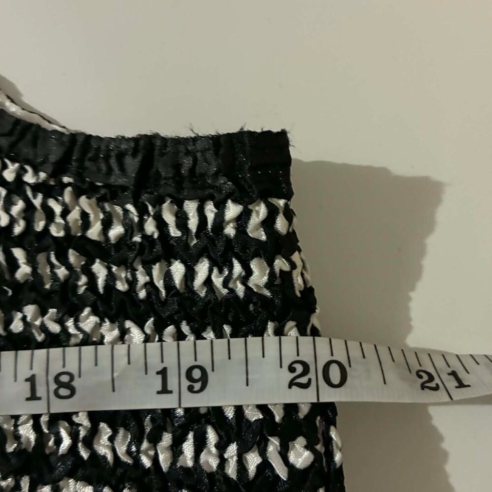 Chico's B&W Popcorn Style Tank and Jacket - Size 2 (12/4) - Picture 10 of 10